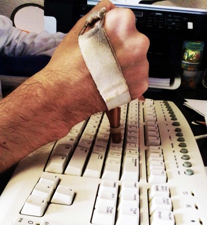 Computer keyboard typing splint